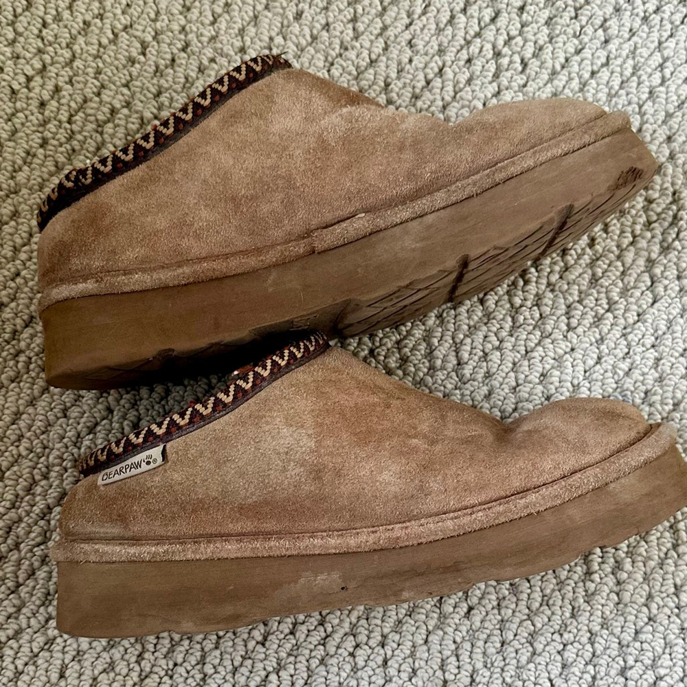Women's BEARPAW Brown Suede Slippers Size 9 with Red Trim